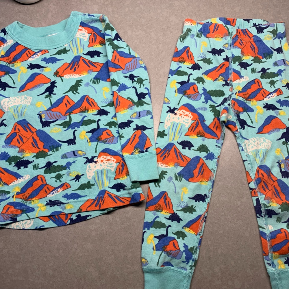Hanna Andersson Dinosaur Volcano Pajamas size 90